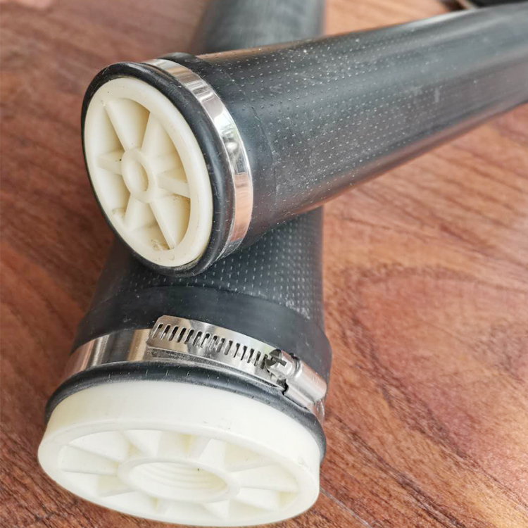 BBG型(xing)筦(guan)式(shi)微孔曝(pu)氣(qi)器(qi)