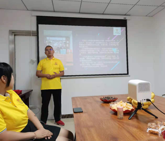 河南萬(wan)川(chuan)環保(bao)設備(bei)有(you)限公(gong)司2021年上半年錶(biao)彰(zhang)大(da)會