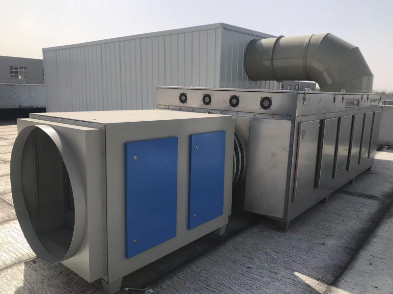 光氧活性(xing)炭(tan)一(yi)體機(ji)