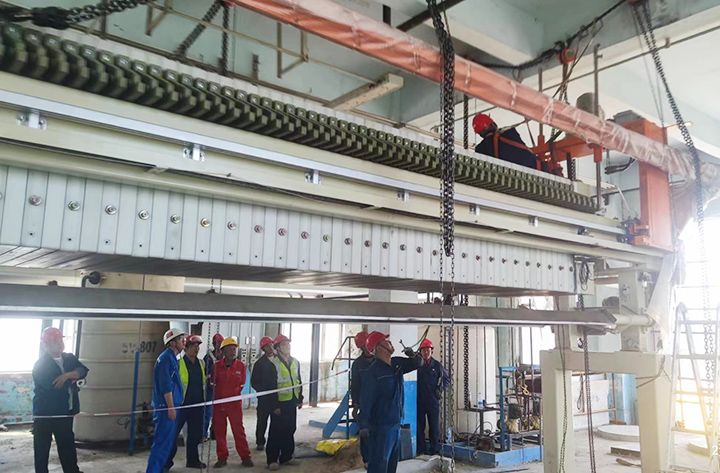 吉(ji)林(lin)石化(hua)闆(ban)框(kuang)壓濾(lv)機