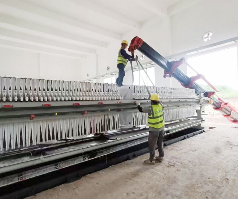 四(si)川(chuan)自貢工地雙(shuang)節施工忙,堅(jian)守崗位獻(xian)力(li)量