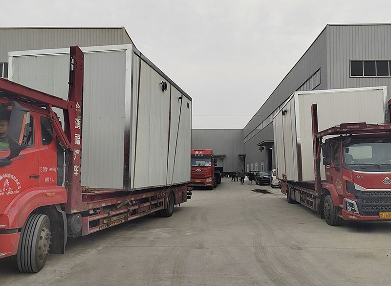 恭(gong)喜(xi)我司(si)北京(jing)項目(mu)一體(ti)化(hua)汚(wu)水(shui)處(chu)理設備順(shun)利(li)髮(fa)貨(huo)